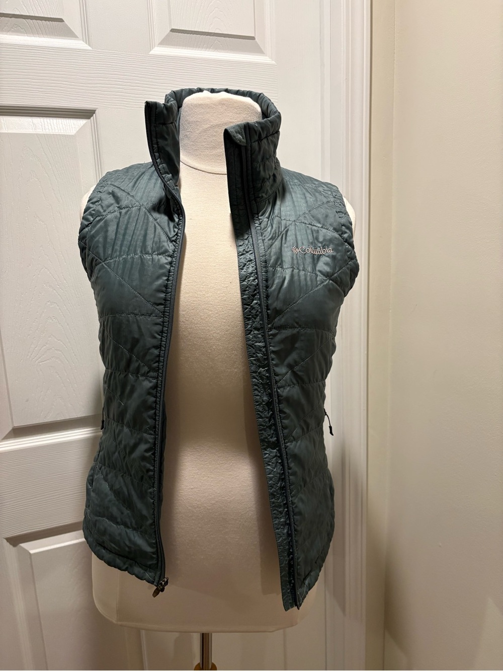 Columbia Women's Quilted Vest - Slate Green